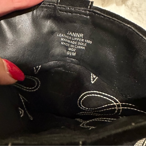 Nine West Jannr Western Booties - Picture 6 of 6